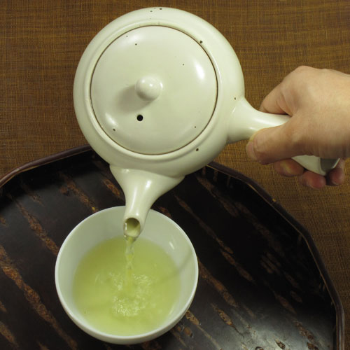 粉末タイプのべにふうき茶